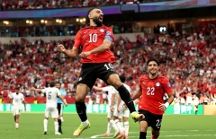 Salah rực sáng, Ai Cập ngược dòng nhấn chìm New Zealand