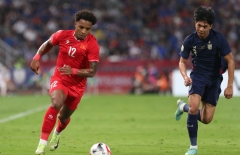 CĐV Thái Lan thức tận nửa đêm săn vé chung kết, chờ đại chiến Việt Nam