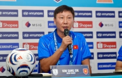 HLV Kim Sang Sik nói thẳng về cầu thủ nhập tịch của Việt Nam