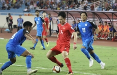 Vé xem ĐT Việt Nam bất ngờ giảm mạnh xuống còn 50 nghìn đồng