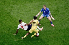 Tranh cãi penalty trận Anh - Ghana: 'Phòng VAR đi uống cà phê rồi à?'