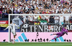 Orlando Gill là ai? Thủ môn vô danh tiễn Đức rời World Cup 2026