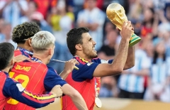 Rodri gửi thông điệp đặc biệt sau khi giành Quả bóng vàng World Cup