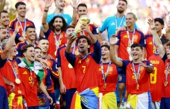 Vô địch World Cup, 2 ngôi sao Tây Ban Nha nhận món quà 'siêu nặng ký' từ quê nhà