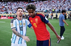Messi nói gì với Yamal trong khoảnh khắc chuyển giao gây sốt World Cup 2026?