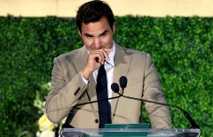 “Đây không phải lời tạm biệt”: Roger Federer nghẹn ngào trong ngày ghi danh vào Sảnh Danh vọng