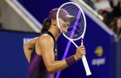 “Tiệm bánh Iga” làm nóng lò trong ngày ra quân US Open