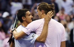 Zverev sống sót sau gần 5 giờ trước đồng hương Sinner, tránh cú sốc lịch sử US Open
