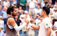 Alcaraz thắng dễ niềm tự hào Trung Quốc, thẳng tiến vòng 4 US Open