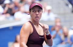 Pegula đứng dậy sau cú sốc, tiễn cựu á quân rời US Open