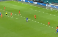 Ukraina rút ngắn cách biệt trước Hà Lan