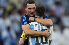 Scaloni bất ngờ nhắc tới Tây Ban Nha, gửi lời đặc biệt tới Messi