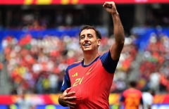 Đưa Tây Ban Nha vào chung kết World Cup, Oyarzabal lập tức đi vào lịch sử