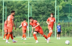 HLV Kim Sang Sik sắp chốt bộ khung ĐT Việt Nam cho AFF Cup