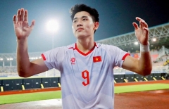 Đình Bắc có động thái đặc biệt với Quang Hải sau trận thắng Malaysia