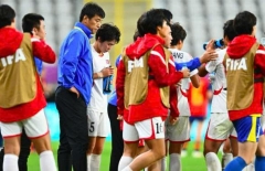 HLV Triều Tiên nói một câu thật buồn khi tuột ngôi vương World Cup