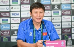 HLV Kim Sang Sik quyết tâm vượt giới hạn, Trung Kiên đánh giá cao U23 Trung Quốc