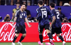 Messi lại làm nên lịch sử, Argentina toàn thắng ở vòng bảng