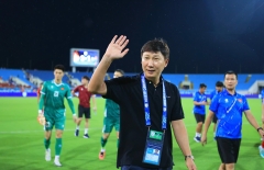 HLV Kim Sang Sik ra quyết định khiến ĐT Việt Nam không thể vui hơn