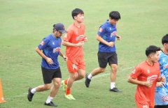 NÓNG: Ngôi sao số 1 ĐT Việt Nam báo tin không vui cho HLV Kim Sang Sik