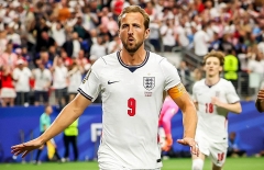 Kane mở màn World Cup bằng dấu mốc không thể đặc biệt hơn