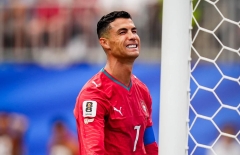 Ronaldo bị Henry nhắc thẳng sau trận hòa của Bồ Đào Nha