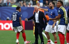 Deschamps cảnh báo ĐT Pháp sau trận thắng đậm Thụy Điển