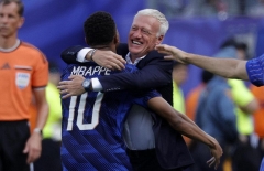 Mbappe nói điều khiến Deschamps xúc động sau đại thắng của tuyển Pháp
