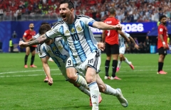 Lionel Messi thường xuyên 'đi bộ' nhưng thống kê siêu khủng