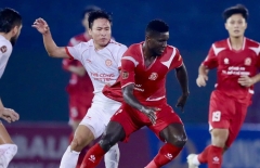 VAR 5 lần can thiệp trong trận đấu tại V-League: Chuyện gì đã xảy ra?