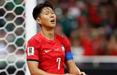 Nhiều CĐV ngỡ ngàng khi Son Heung-min bị thay ra sớm trong trận Hàn Quốc gặp CH Séc