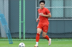 HLV Kim Sang-sik đối mặt 'cơn đau đầu dễ chịu' khi Đình Bắc nói điều này