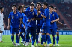 CĐV Thái Lan 'phản đối' HLV dù đội nhà toàn thắng vòng bảng AFF Cup