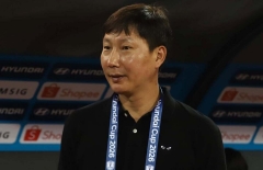 V-League vừa khởi tranh, HLV Kim Sang Sik lập tức nhận 'cảnh báo đỏ' trước FIFA ASEAN Cup