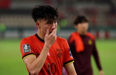 Cầu thủ xé lưới U23 Việt Nam bị truyền thông Trung Quốc chỉ trích