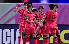 CĐV châu Á gọi tên Việt Nam khi 'tứ đại đồng văn' cùng vào bán kết