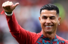 Ronaldo xuất hiện khác biệt trong trận ra quân World Cup