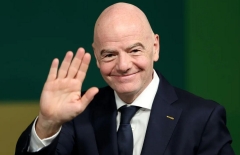 Chủ tịch FIFA phá vỡ im lặng sau trận Argentina thua Tây Ban Nha