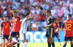 UEFA đáp trả FIFA, quyết thay đổi lớn về công tác trọng tài
