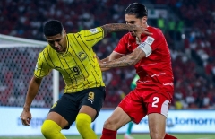 CĐV Thái Lan nhắc thẳng Việt Nam khi Indonesia hòa 'hú vía' với 10 người