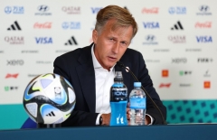 HLV Hà Lan nói gì khi thắng Việt Nam đậm nhất World Cup?