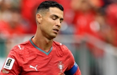 Ronaldo nổi nóng với Diogo Costa sau bàn thua của Bồ Đào Nha
