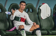 Tuyển Bồ Đào Nha 'rối tung rồi mù' vì Ronaldo dở thói nổi loạn như ở MU