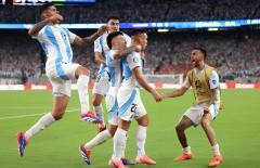 Kép phụ tỏa sáng, Argentina sớm giành vé vào tứ kết Copa America