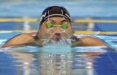 Nhật Bản đuổi vận động viên bơi vì tội ăn cắp