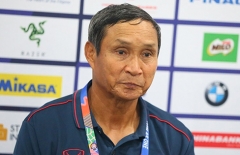 HLV Mai Đức Chung ngậm ngùi khán đài cổ vũ tuyển nữ Việt Nam