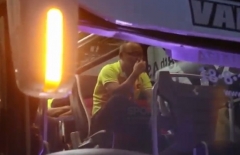 Văn Quyết nén đau cảm ơn CĐV, HLV Park Hang-seo rơi nước mắt