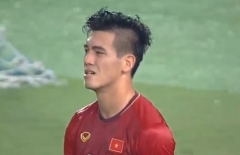 VIDEO: Pha bỏ lỡ đáng tiếc của Tiến Linh