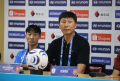 Báo Indonesia chỉ ra “nước cờ” giúp HLV Kim Sang Sik thắng lớn
