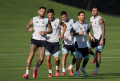 Sau Messi, hàng loạt công thần Argentina cân nhắc rời đội tuyển